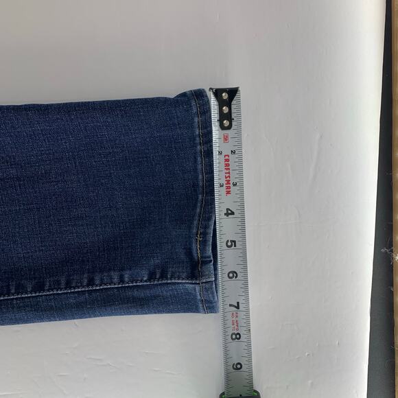 Levi's Women's Classic Straight Leg Jeans Size 12M - Picture 6 of 16